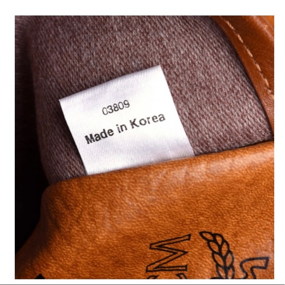 Authentic MCM Visetos Crocodile Embossed Shopper Tote in Cognac - Picture 7 of 13